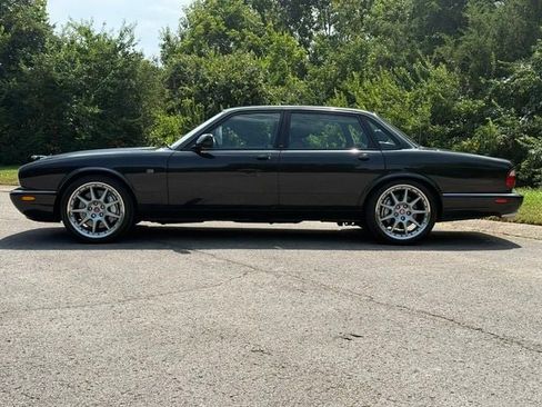 Used 2002 Jaguar XJ8 RWD image 5