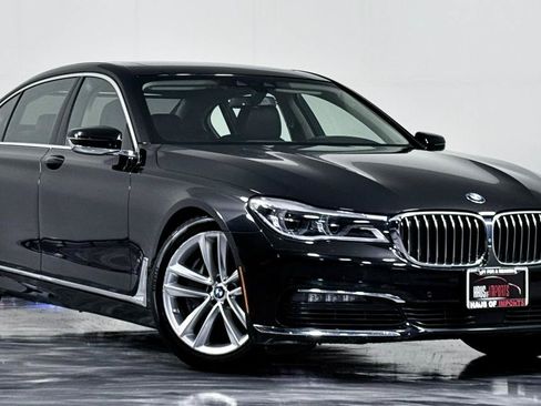 Used 2018 BMW 750i xDrive AWD/4WD image 2