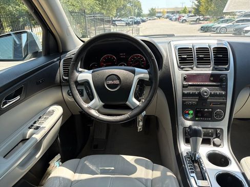 Used 2008 GMC Acadia SLT AWD/4WD image 32