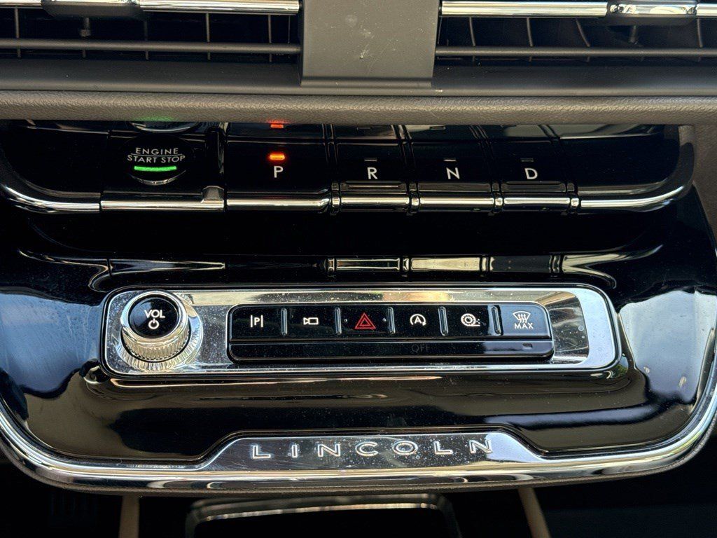 Used 2023 Lincoln Corsair Reserve w/ Equipment Group 202A FWD image 25