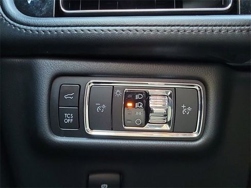 Certified 2023 Lincoln Nautilus AWD w/ Premium Package image 25