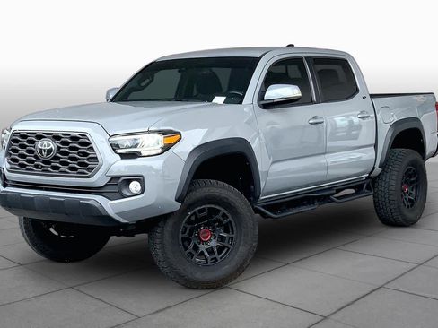 Used 2020 Toyota Tacoma TRD Off-Road AWD/4WD image 1
