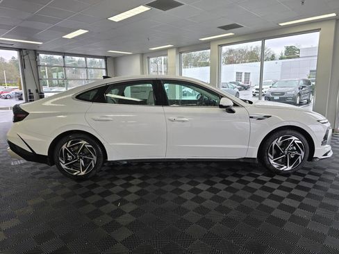 New 2026 Hyundai Sonata SEL AWD/4WD image 2