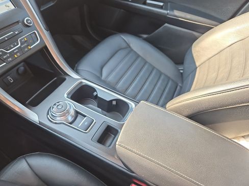 Used 2017 Ford Fusion SE w/ Fusion SE Technology Package FWD image 23