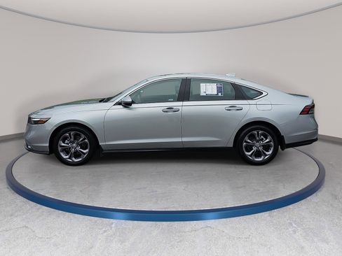 Used 2024 Honda Accord EX image 8