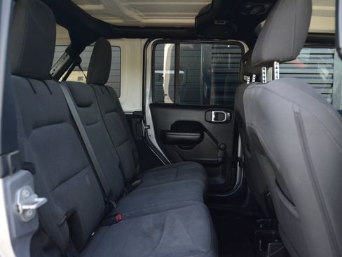 Used 2018 Jeep Wrangler Unlimited Sport AWD/4WD image 28