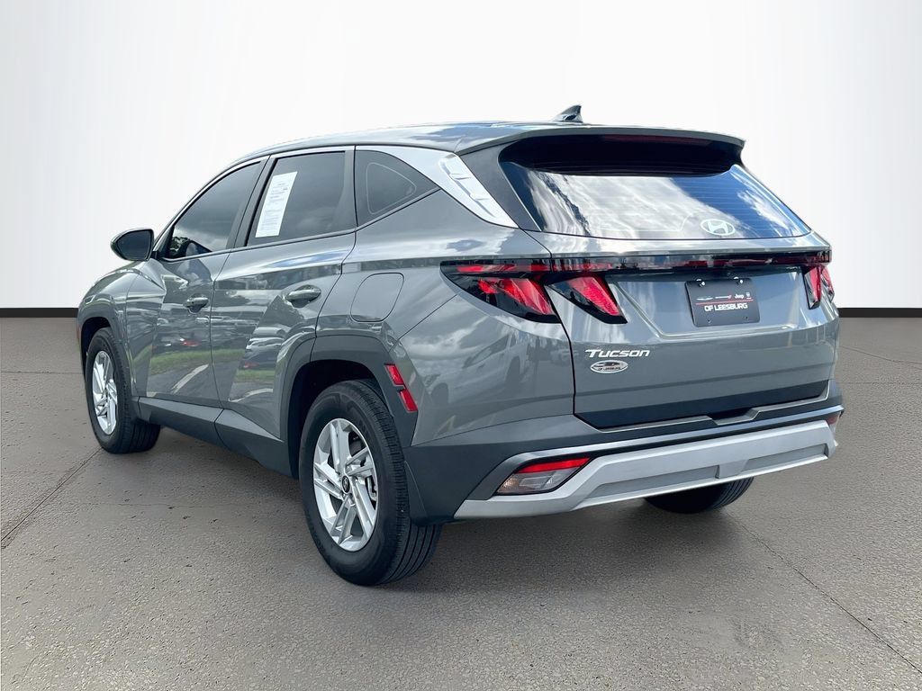 Used 2025 Hyundai Tucson SE FWD image 5
