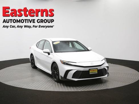 Used 2025 Toyota Camry SE FWD image 49