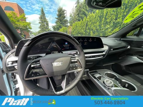 Used 2024 Cadillac Lyriq Sport AWD/4WD image 40