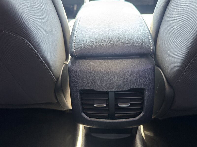 Used 2019 Ford Fusion SE FWD image 34
