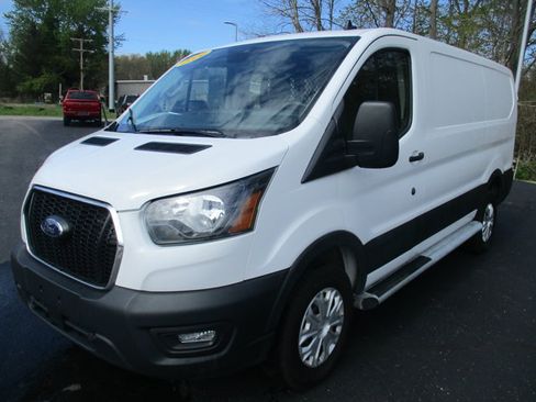 Certified 2024 Ford Transit 250 Low Roof w/ Exterior Upgrade Package RWD image 4