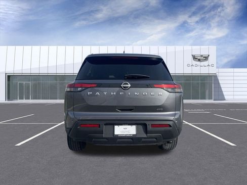 Used 2025 Nissan Pathfinder SV image 7