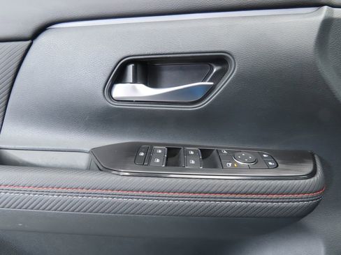 Used 2025 Nissan Kicks SR image 21