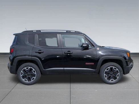 Used 2016 Jeep Renegade Trailhawk w/ Premium Trailhawk Package AWD/4WD image 6
