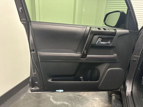 Used 2021 Toyota 4Runner Venture w/ Moonroof Package image 16