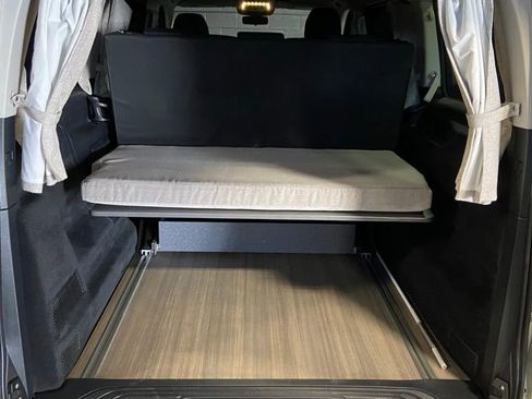 Used 2021 Mercedes-Benz Metris Passenger image 13