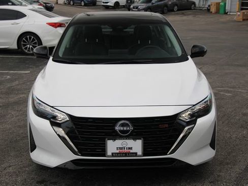 Certified 2025 Nissan Sentra SR w/ SR Premium Package FWD image 8