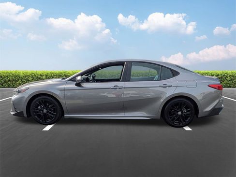 Certified 2025 Toyota Camry SE image 7