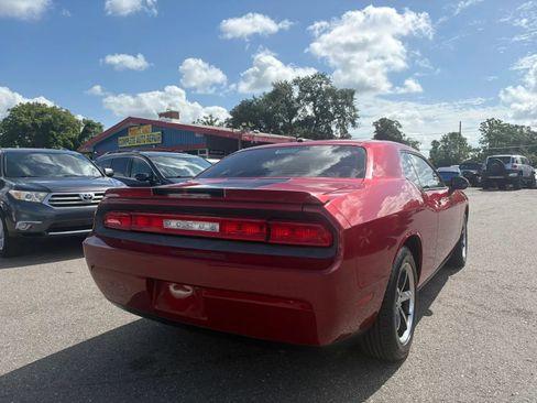 Used 2010 Dodge Challenger SE RWD image 7