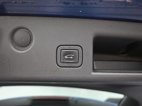 Used 2023 Chevrolet Equinox LT AWD/4WD image 12