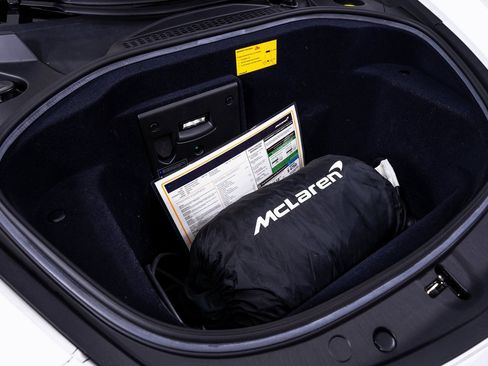 Used 2023 McLaren Artura RWD image 20