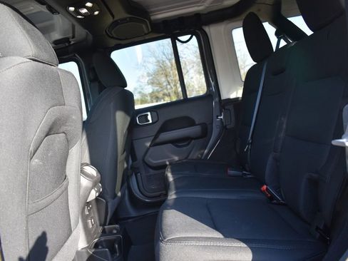 Used 2021 Jeep Wrangler Unlimited Sahara AWD/4WD image 20