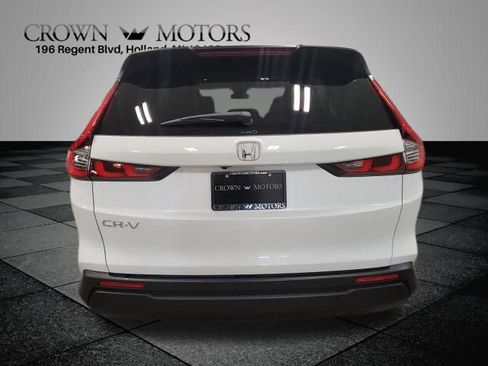 Used 2025 Honda CR-V EX image 4