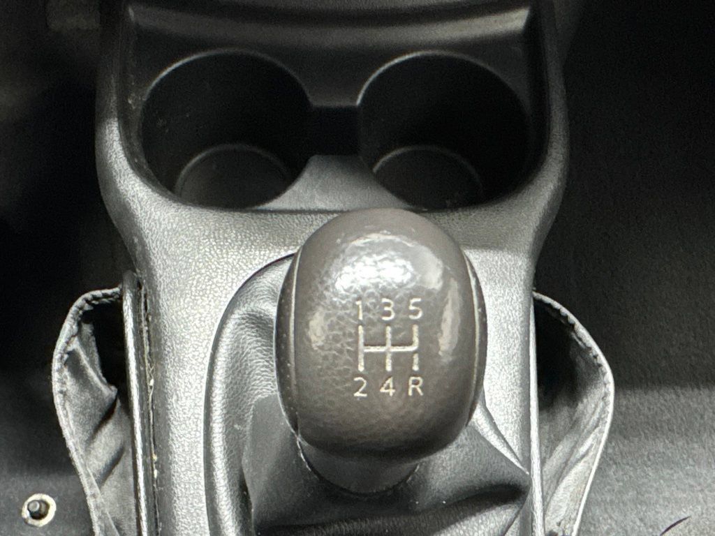 Used 2015 Nissan Versa S FWD image 2