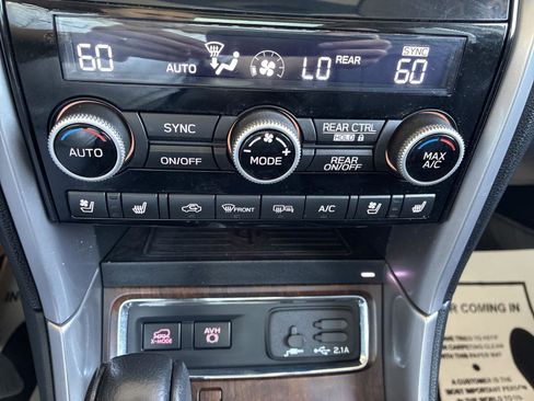 Used 2021 Subaru Ascent Touring AWD/4WD image 28