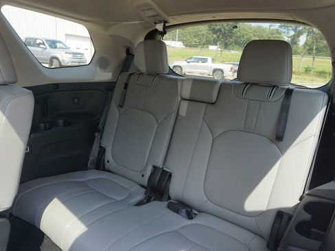 Used 2023 Honda Pilot Touring image 18