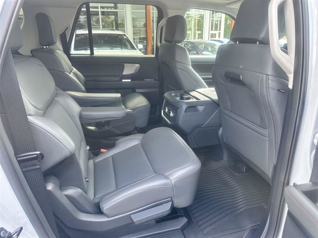 Used 2025 Ford Expedition Max Active AWD/4WD image 14
