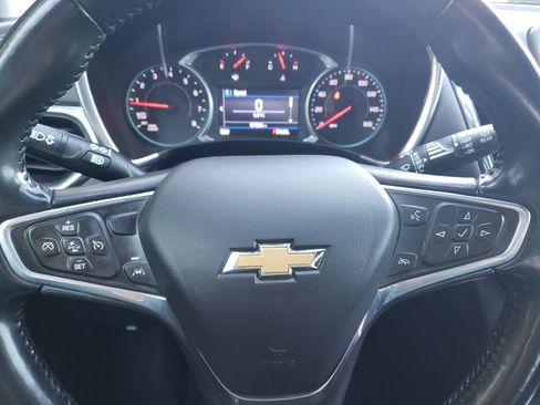 Used 2022 Chevrolet Equinox LT w/ Driver Convenience Package image 14