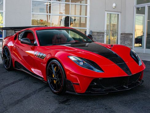 Used 2020 Ferrari 812 Superfast RWD image 20