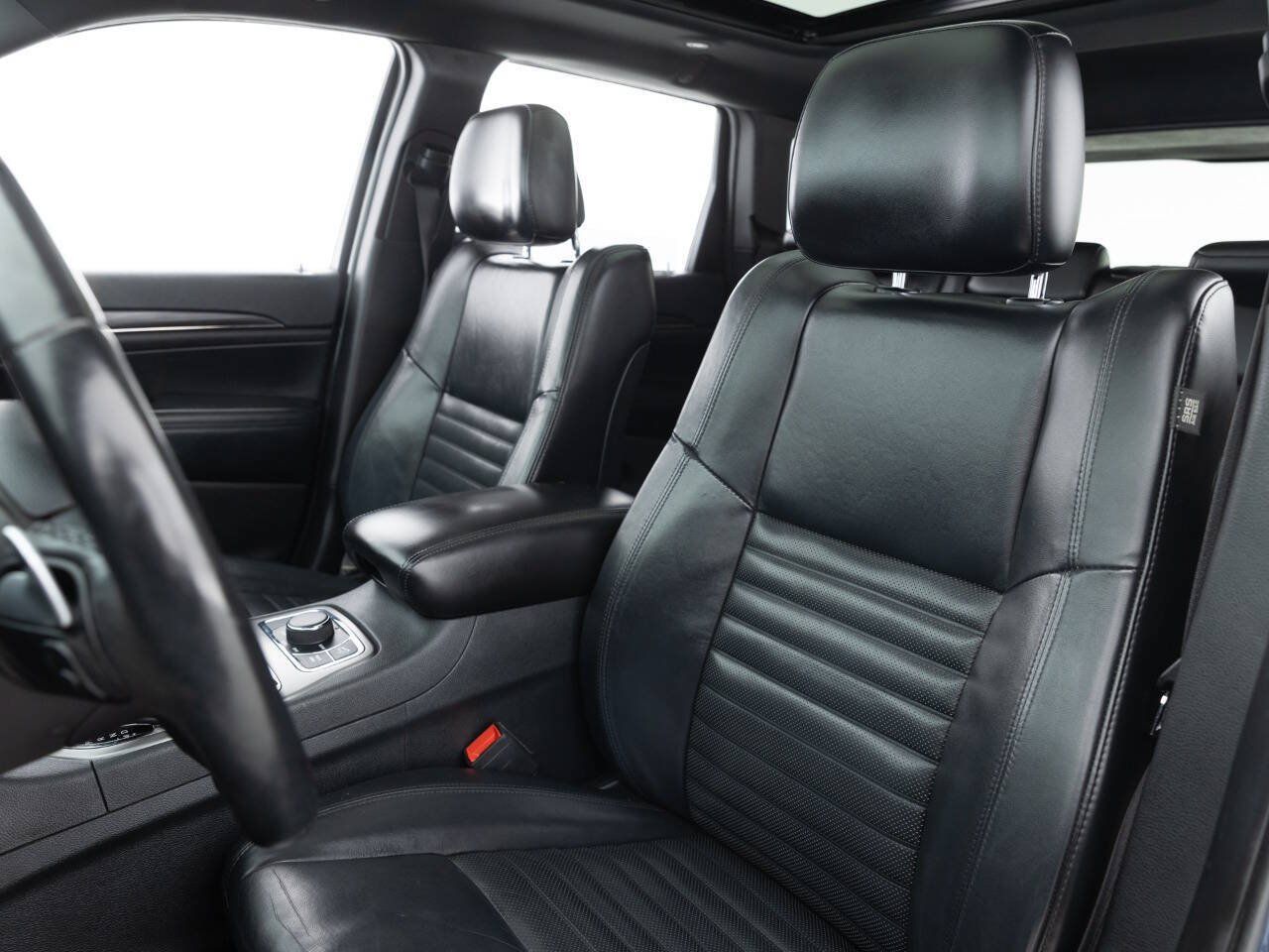Used 2019 Jeep Grand Cherokee Limited AWD/4WD image 22