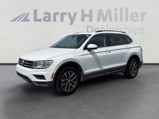 Used 2020 Volkswagen Tiguan SE w/ Panoramic Sunroof Package FWD video 1