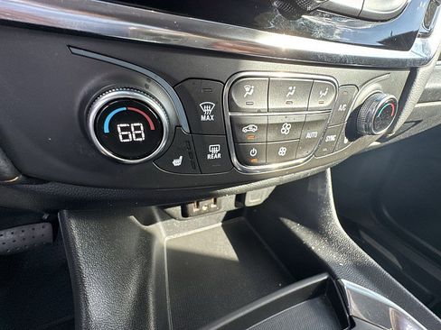 Certified 2020 Chevrolet Traverse LT image 28