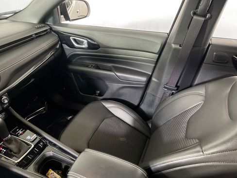 Used 2022 Jeep Compass Altitude w/ Sun and Sound Group image 24