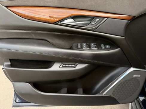 Used 2017 Cadillac Escalade Premium Luxury image 14