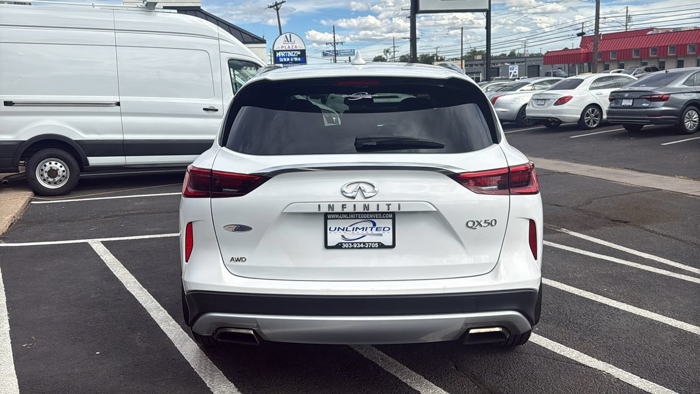 Used 2019 INFINITI QX50 Luxe w/ Navigation Package AWD/4WD image 4