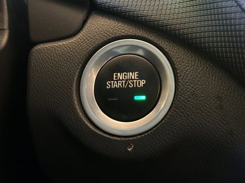Used 2023 Chevrolet Equinox RS FWD image 28
