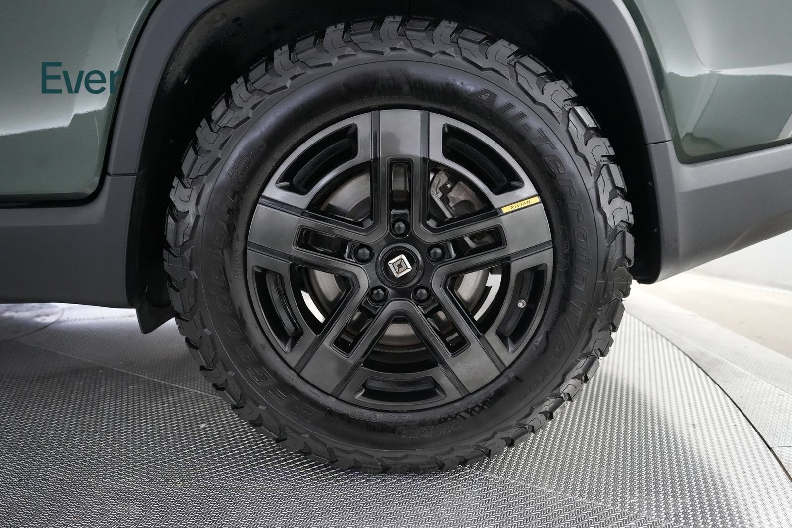 Used 2023 Rivian R1T Adventure Dual AWD/4WD image 9