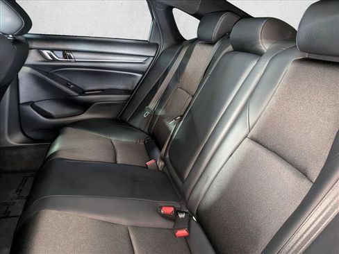 Used 2018 Honda Accord Sport image 18