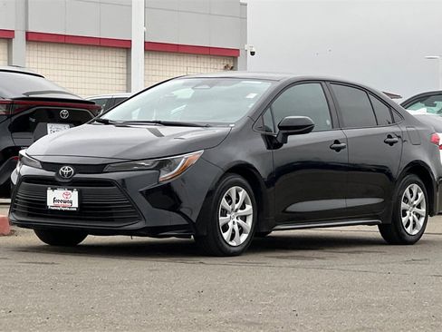 Certified 2025 Toyota Corolla LE image 10