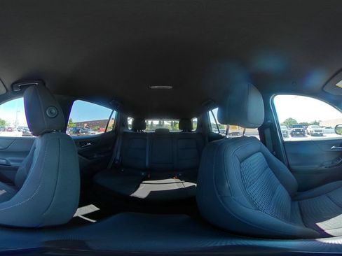 Used 2025 Chevrolet Equinox LT FWD image 42