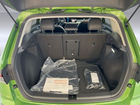 New 2026 Volkswagen Taos SE image 27