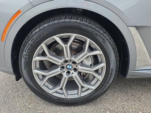Used 2024 BMW X7 xDrive40i AWD/4WD image 9