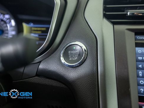 Used 2016 Ford Fusion Titanium FWD image 19