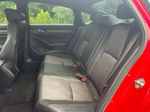 Used 2019 Honda Accord Sport image 8