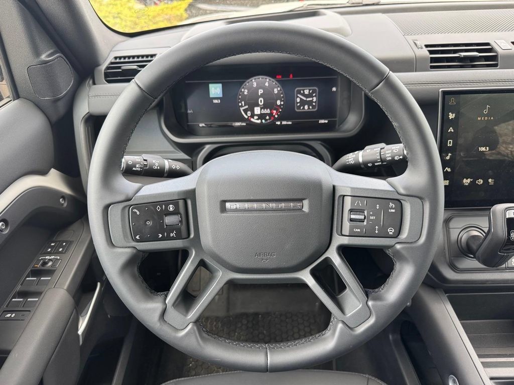 Used 2026 Land Rover Defender 110 X-Dynamic SE AWD/4WD image 10