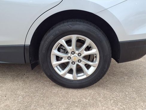 Used 2020 Chevrolet Equinox LT image 3